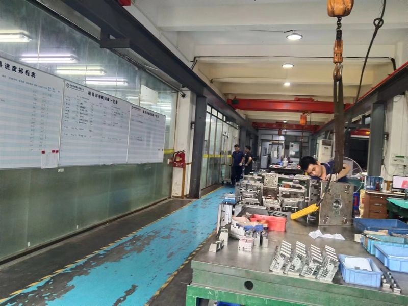 Dongguan JoonPang Plastic Mold Co., Ltd. ligne de production du fabricant